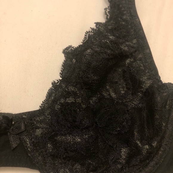 Felina Lush Lace full busted underwire bra. Size 32C - Picture 4 of 5